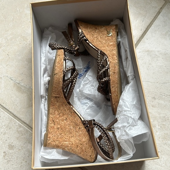 Michael Kors Palm Beach Wedge Sandal Bronze Size 8 - Picture 13 of 13